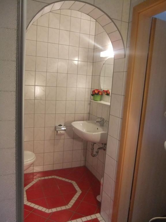 Zur Edlen Krone Neuhausen  Bilik gambar